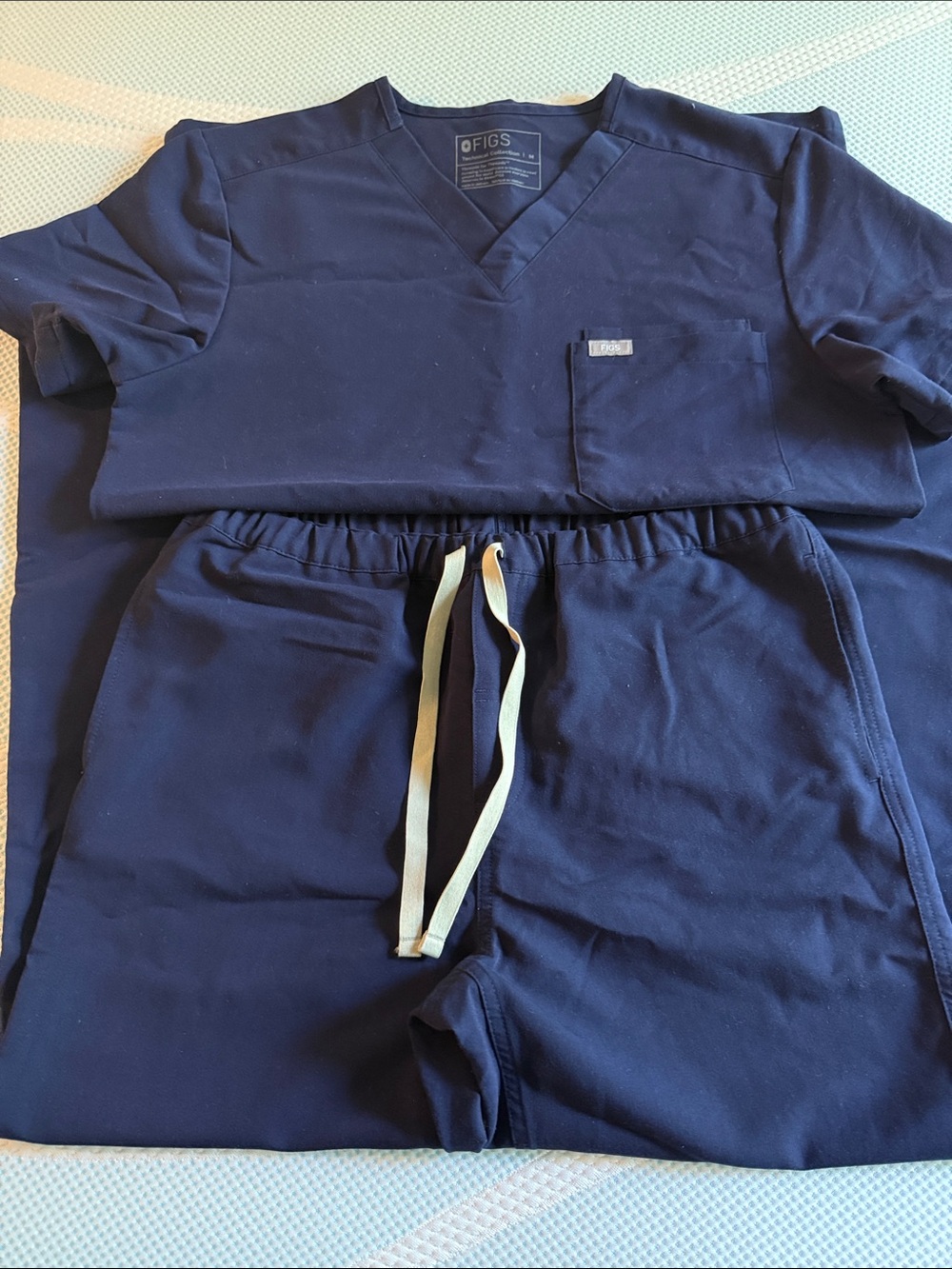 FIGS Mens Navy Scrub Set with Drawstring